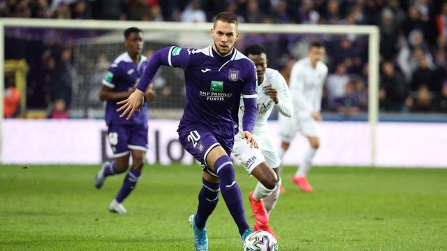 美国队凭借 美国队凭借