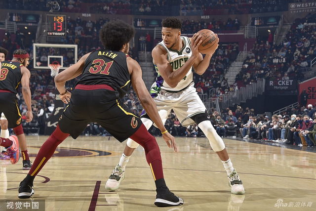 位年轻前锋 位年轻前锋