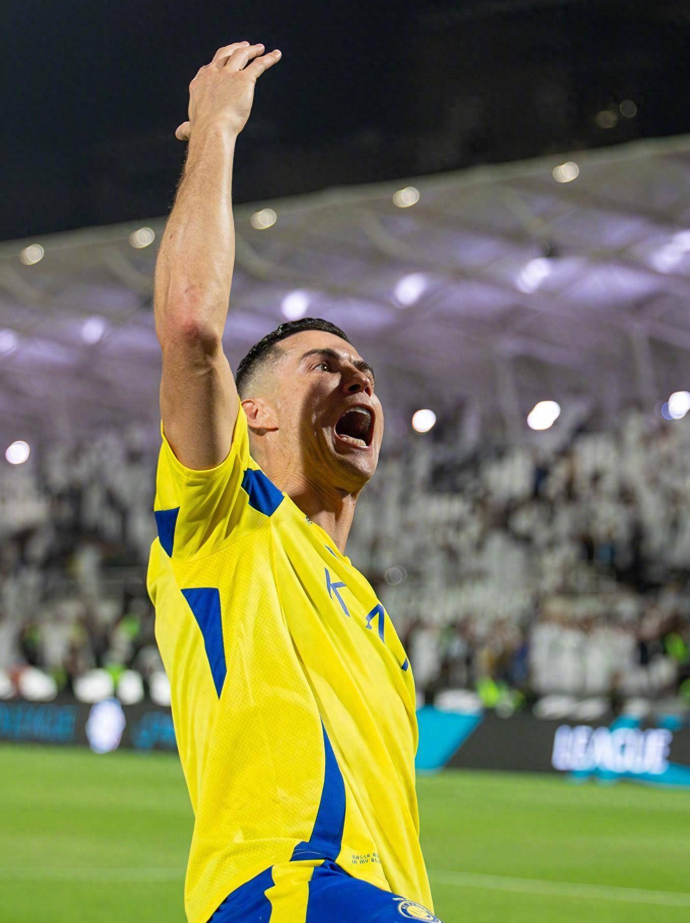 他用一记高 他用一记高