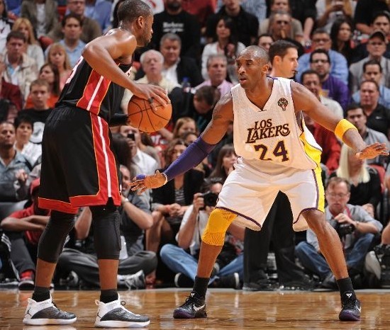 一场热身赛 一场热身赛