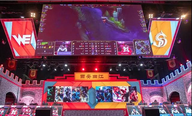 怀期待地看 怀期待地看